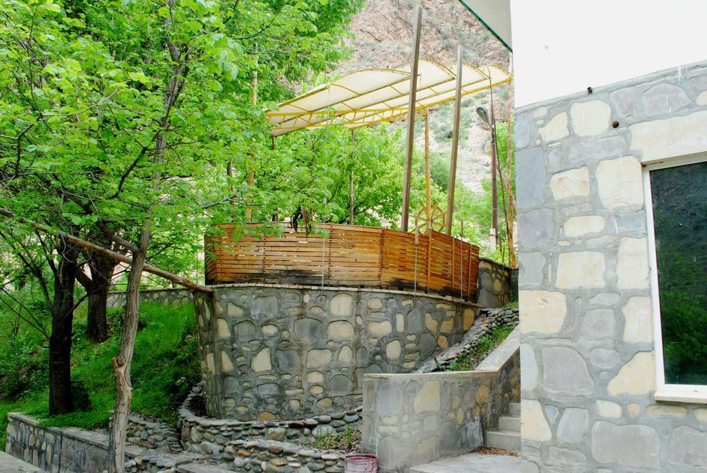 Park-Hotel Khoren'S Lake Арени Экстерьер фото