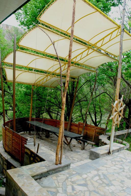 Park-Hotel Khoren'S Lake Арени Экстерьер фото