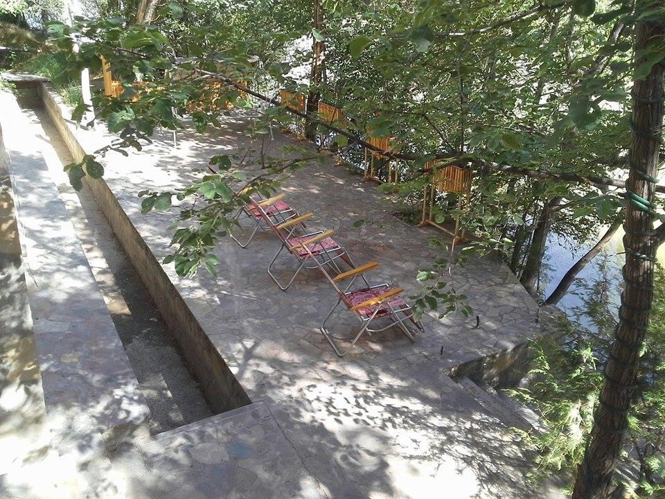 Park-Hotel Khoren'S Lake Арени Экстерьер фото